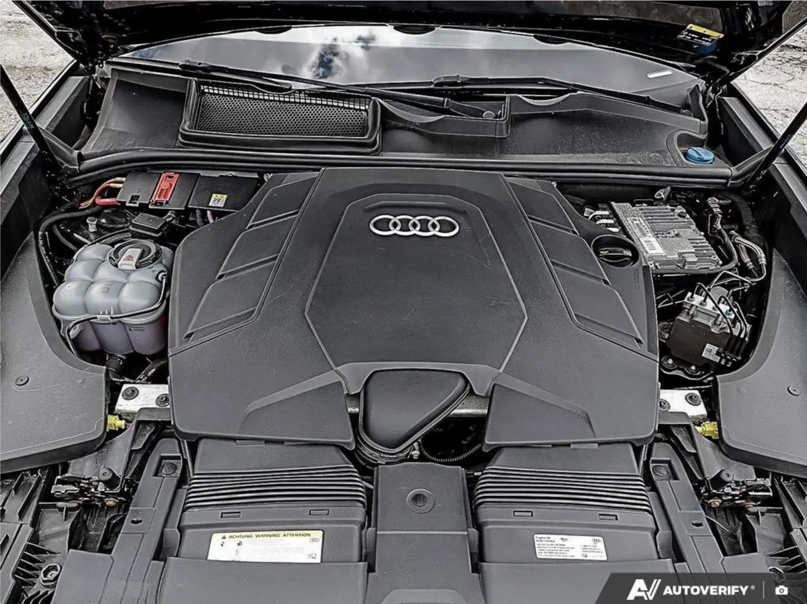 Audi Q8 55 TFSI QUATTRO, снимка 4 - Автомобили и джипове - 56532410