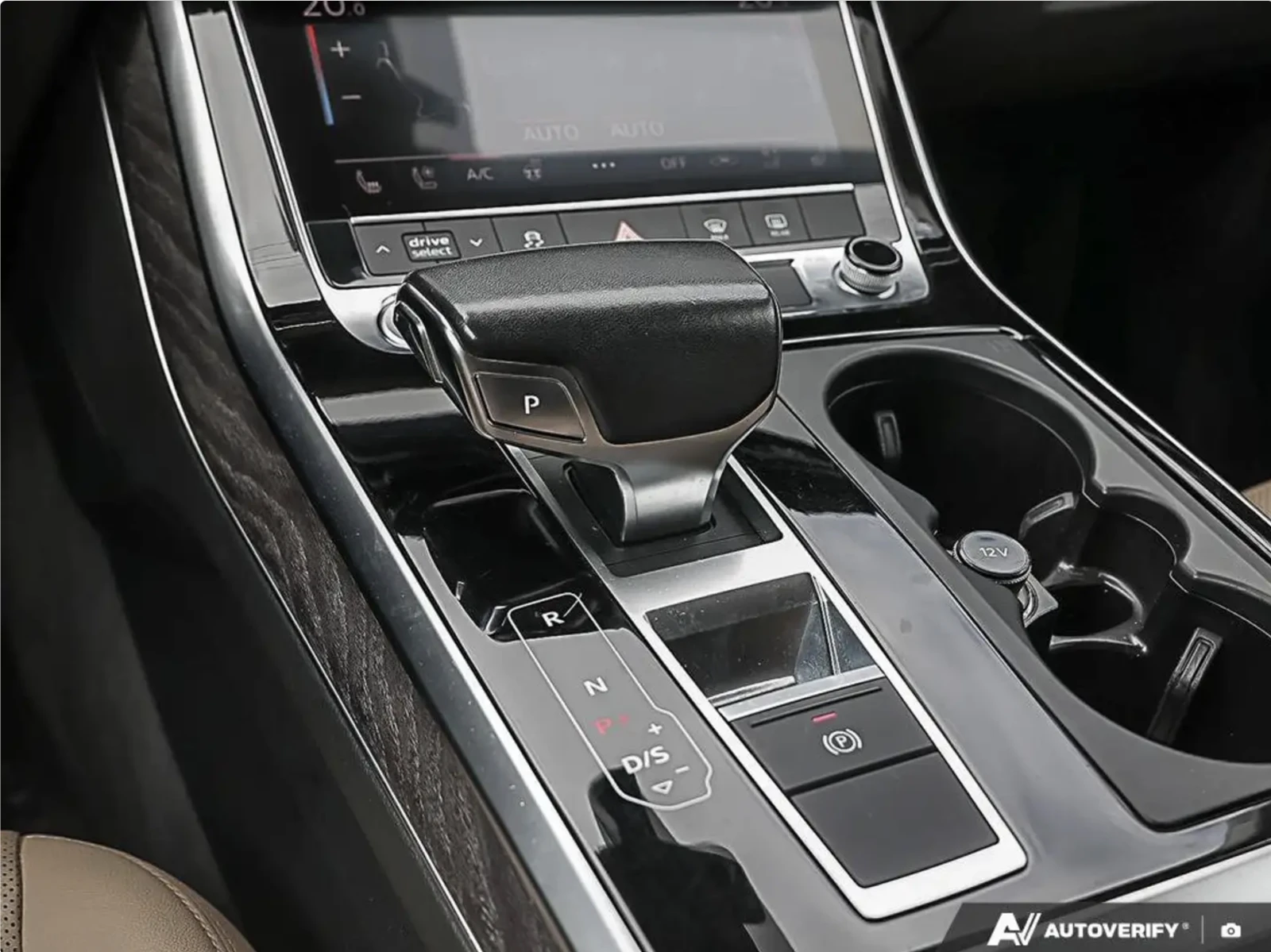Audi Q8 55 TFSI QUATTRO, снимка 11 - Автомобили и джипове - 56532410