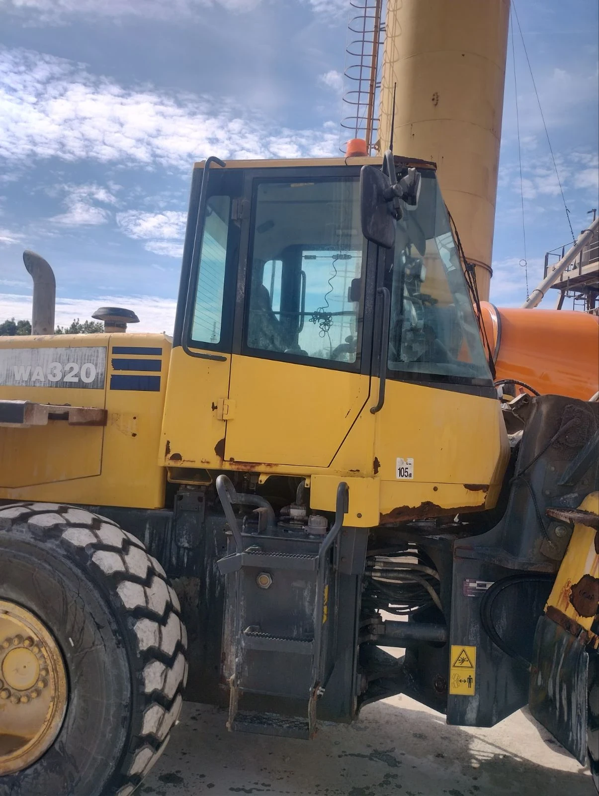 Челен товарач Komatsu WA320, снимка 5 - Индустриална техника - 56179361