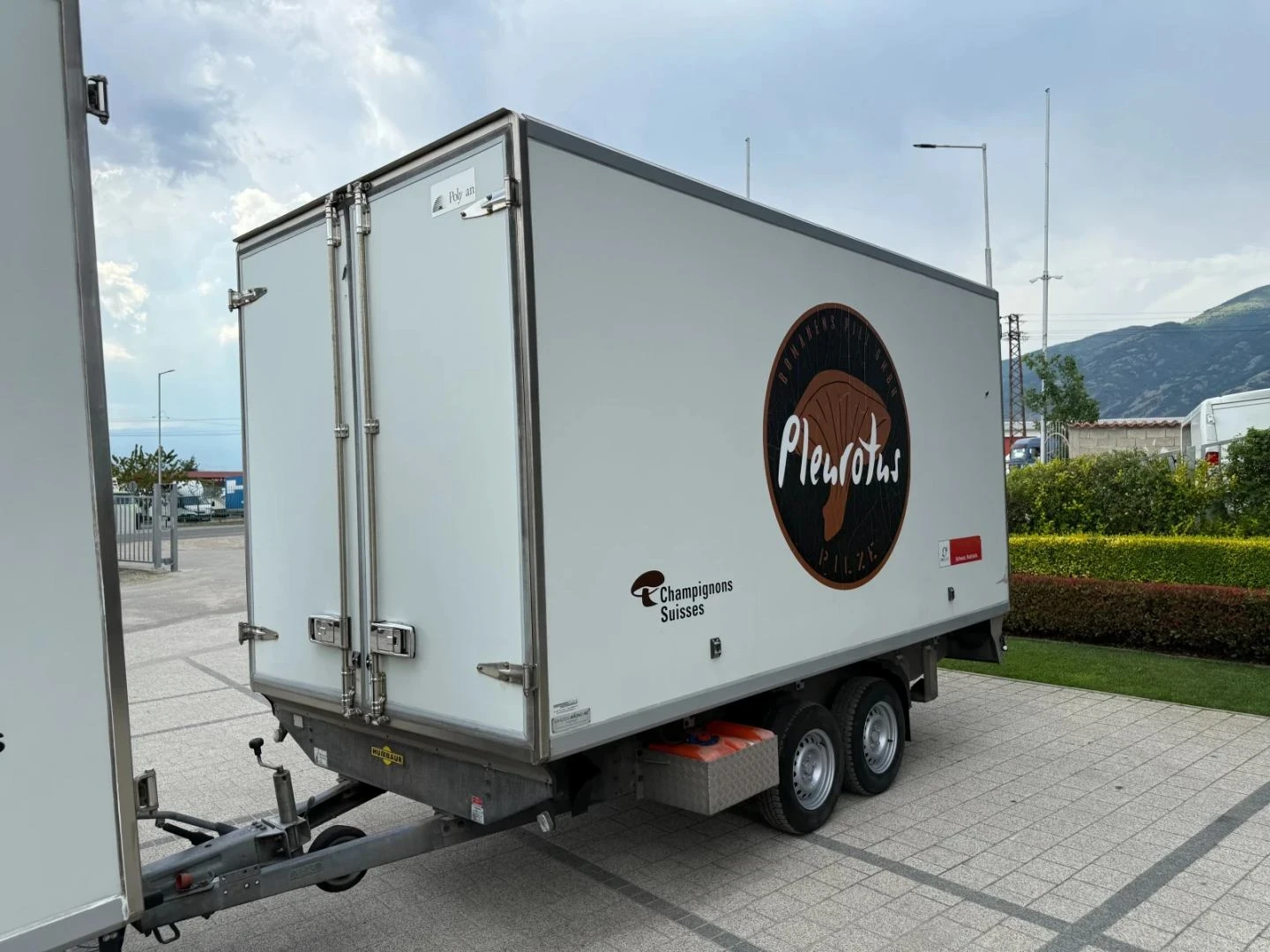 �� ��������� Humbaur 3500 | Mobile.bg � ����������� 1