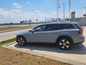 Volvo V60 Cross Country B4, снимка 2