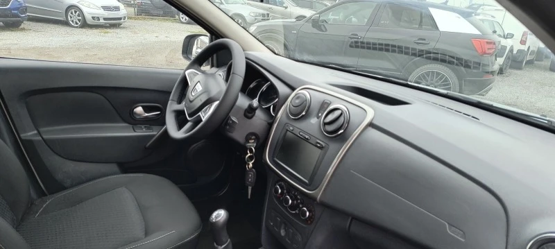 Dacia Sandero 1.5, снимка 13 - Автомобили и джипове - 46867953