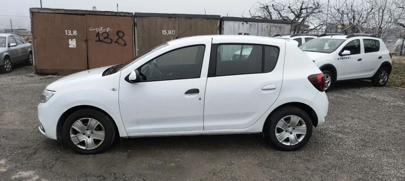 Dacia Sandero 1.5, снимка 7 - Автомобили и джипове - 47626470