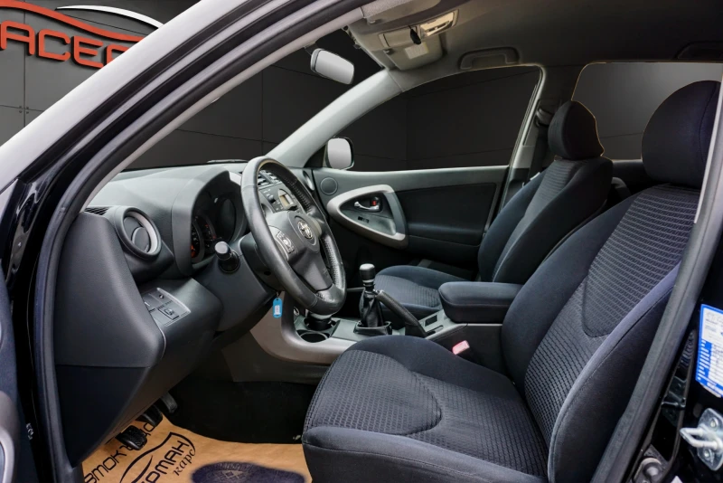 Toyota Rav4 2.2 D-4D , снимка 7 - Автомобили и джипове - 43974192