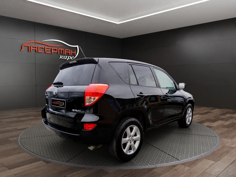 Toyota Rav4 2.2 D-4D , снимка 3 - Автомобили и джипове - 43974192