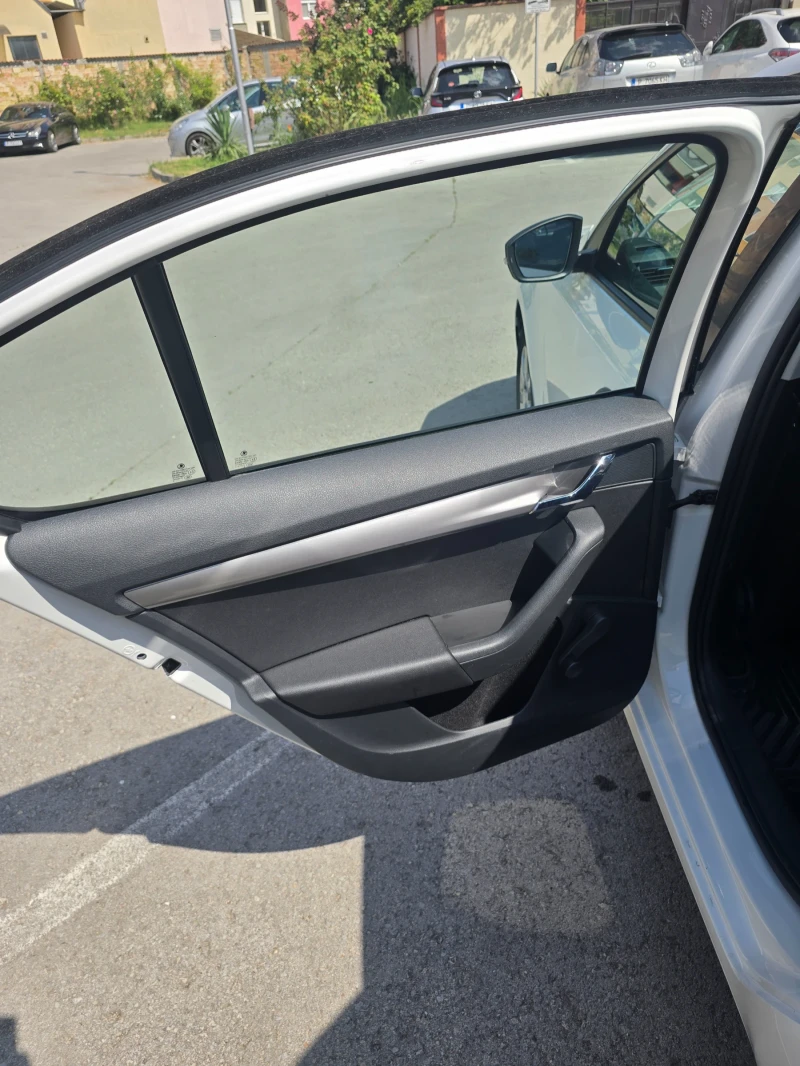 Skoda Octavia TDI Facelift, снимка 9 - Автомобили и джипове - 50767247