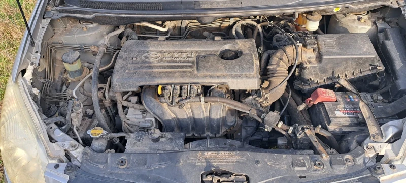 Toyota Corolla verso, снимка 8 - Автомобили и джипове - 52839806