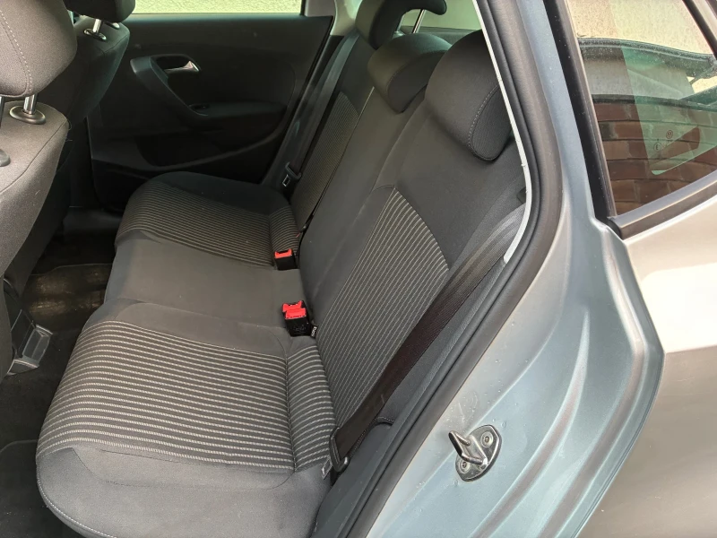 VW Polo 1.6 TDI 90 кс климатроник , снимка 7 - Автомобили и джипове - 52891552