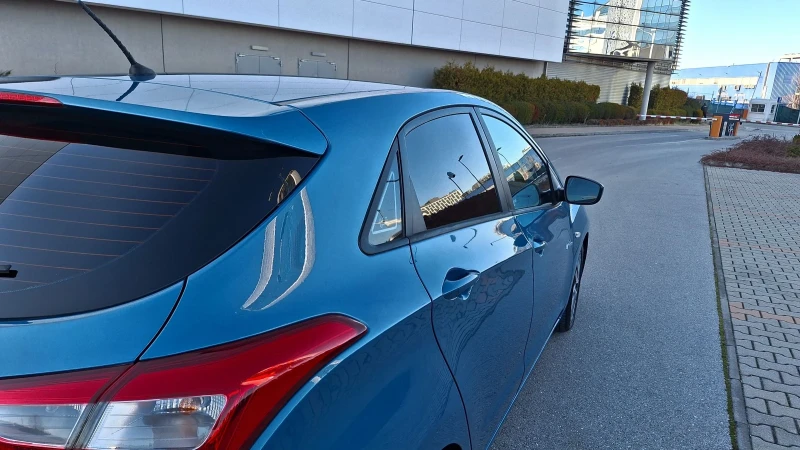 Hyundai I30 1.6 Много запазена, снимка 7 - Автомобили и джипове - 53194373