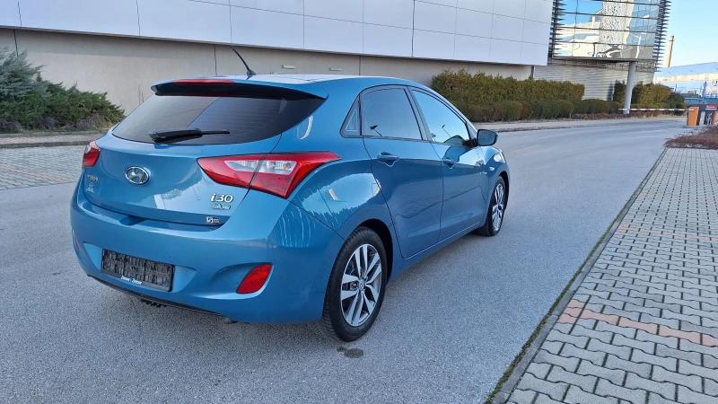 Hyundai I30 1.6 Много запазена, снимка 3 - Автомобили и джипове - 53194373
