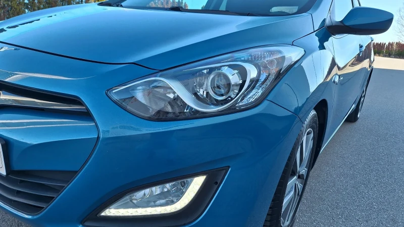 Hyundai I30 1.6 Много запазена, снимка 6 - Автомобили и джипове - 53194373