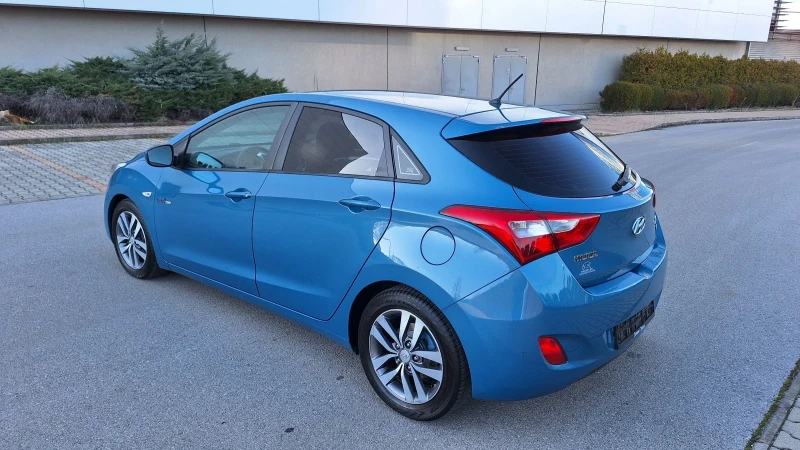 Hyundai I30 1.6 Много запазена, снимка 4 - Автомобили и джипове - 53194373