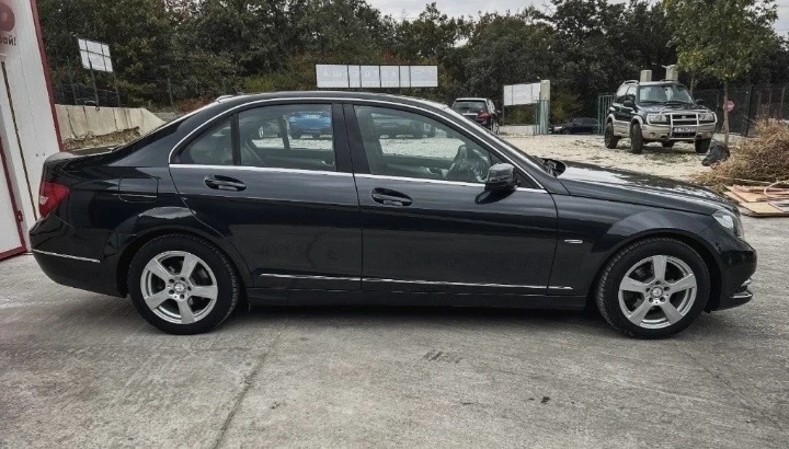 Mercedes-Benz C 220 Facelift/ AMG/ Обслужен - изображение 4