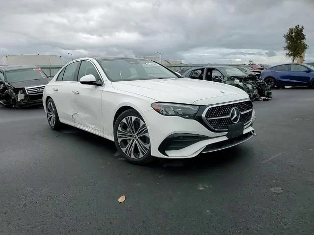 Mercedes-Benz E 350 2.0l 4Matic, снимка 13 - Автомобили и джипове - 54672949