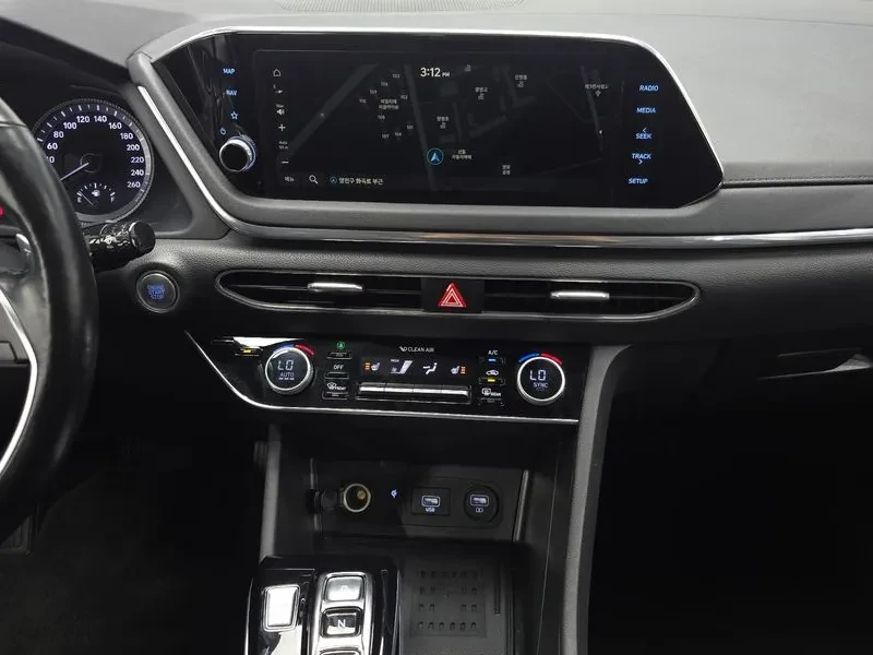 Hyundai Sonata  2.0 Premium, снимка 14 - Автомобили и джипове - 56163608