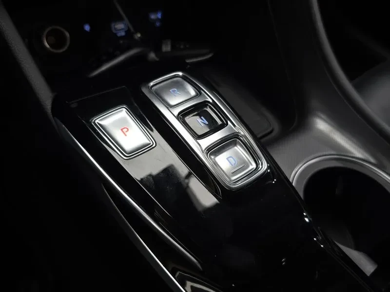 Hyundai Sonata  2.0 Premium, снимка 9 - Автомобили и джипове - 56163608