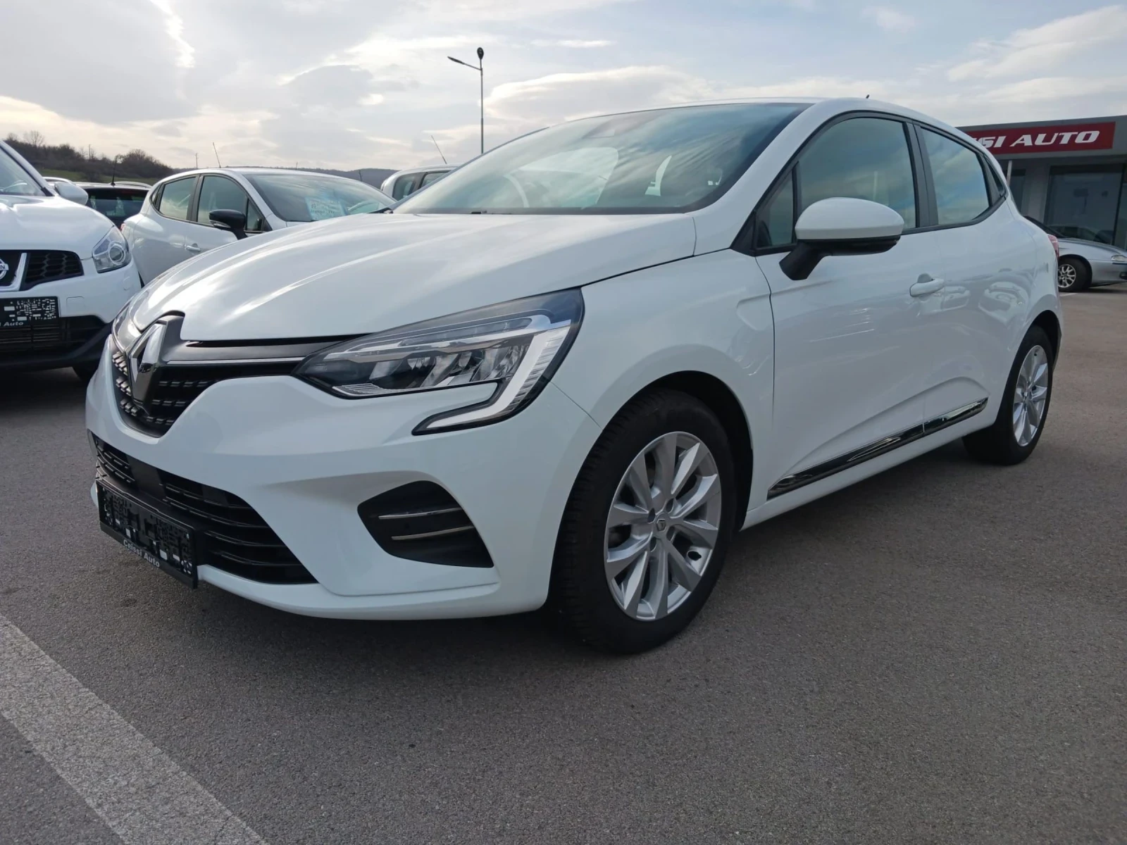 Renault Clio 1.0 Tce/101 кс /15000km | Mobile.bg — изображение 1