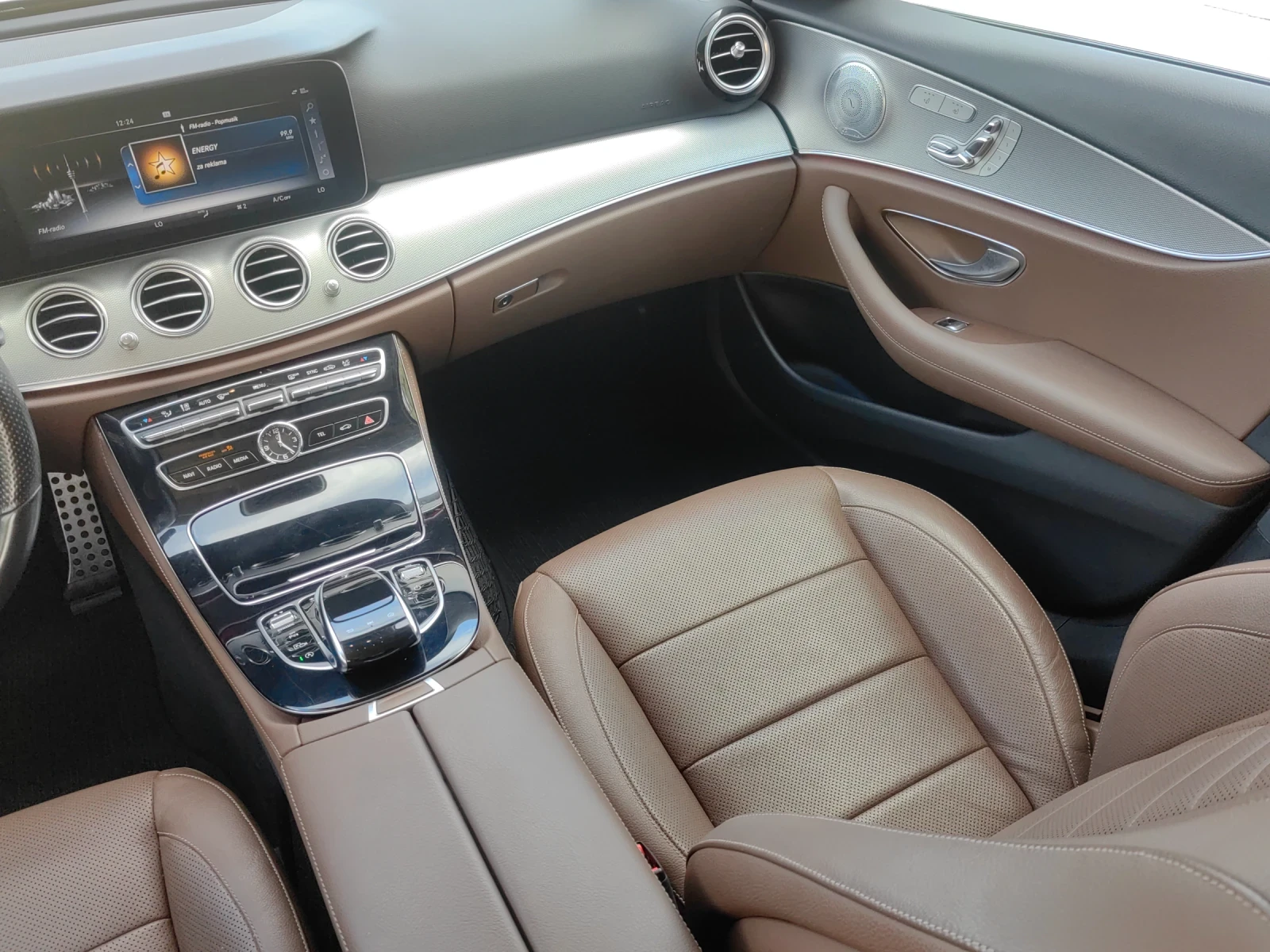 Mercedes-Benz E 350 AMG* BURMESTER* СЕРВИЗНА ИСТОРИЯ - изображение 9