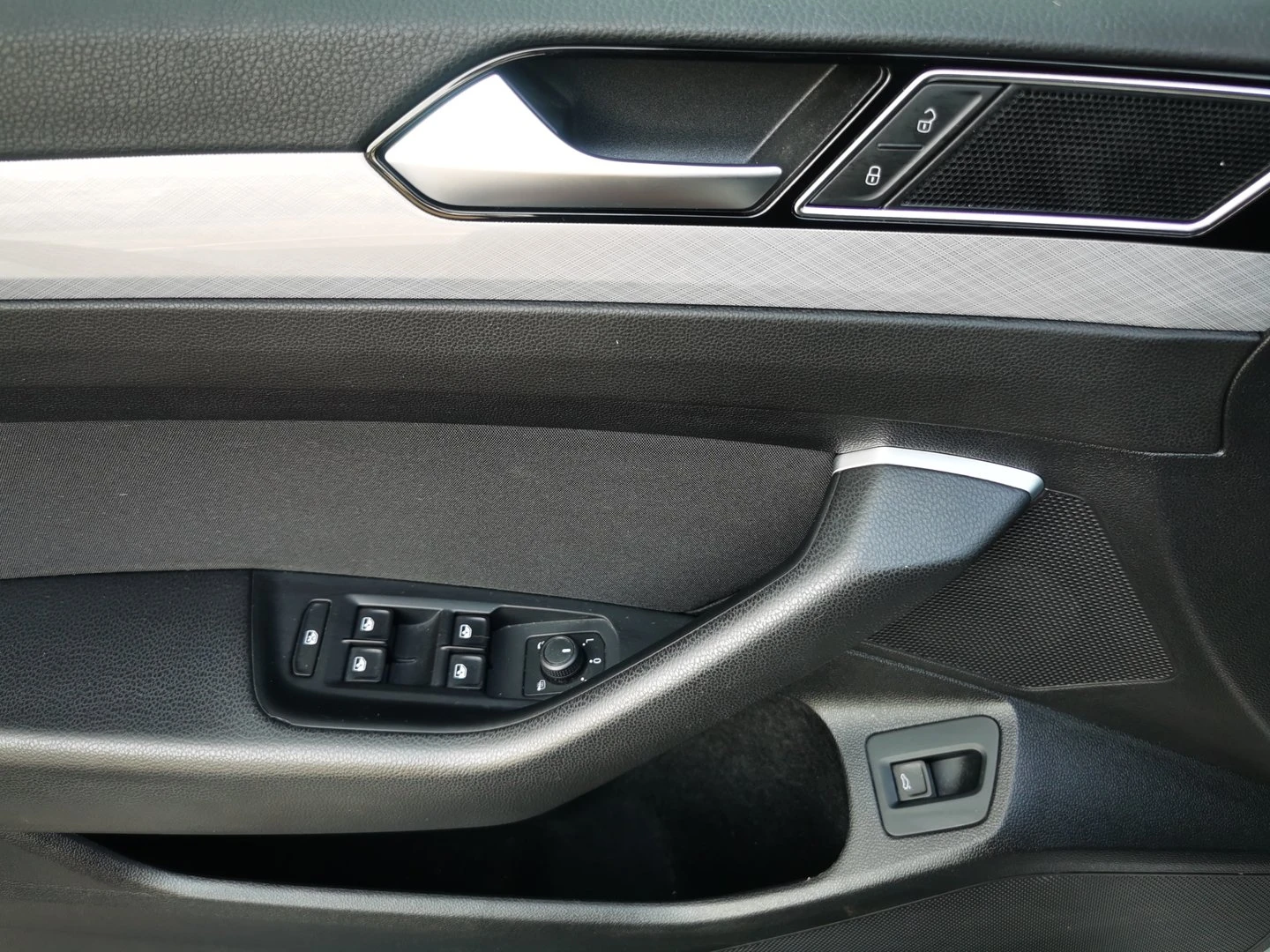 VW Passat VW Passat Var. Business 2.0 TDI SCR DSG | Mobile.bg � ����������� 13