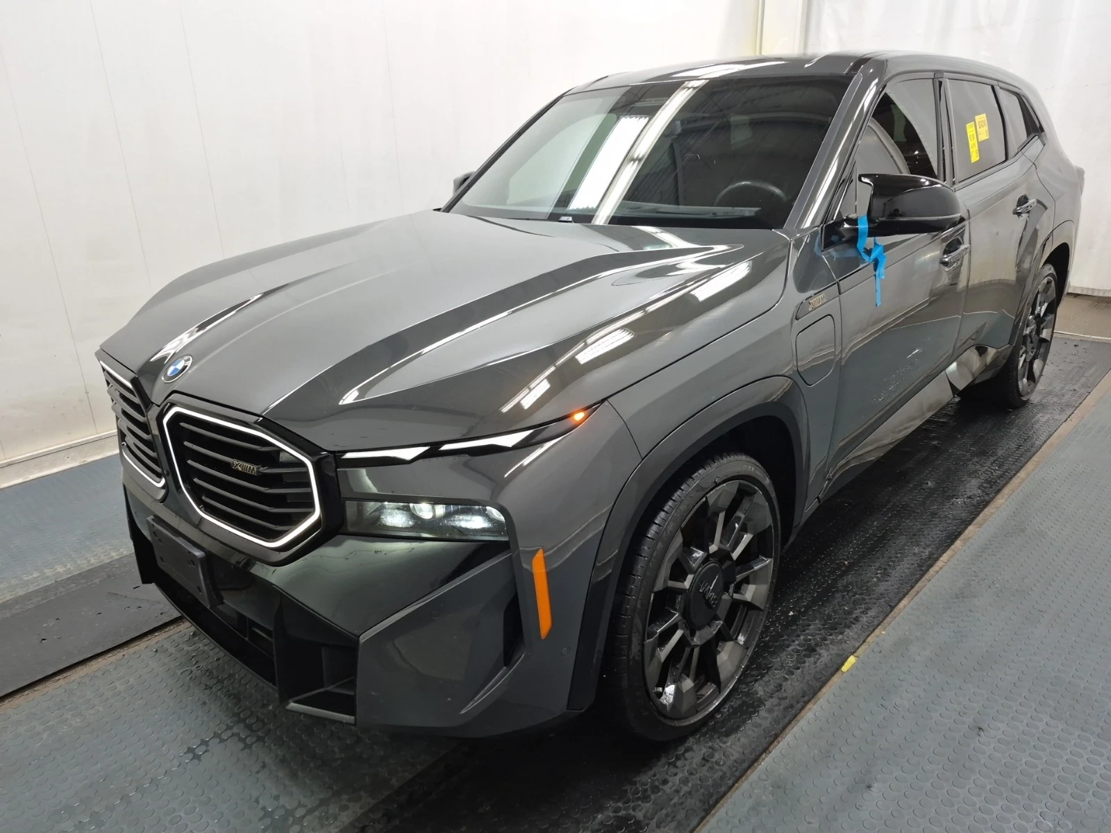 BMW XM * * CARFAX * *   * *  | Mobile.bg   1