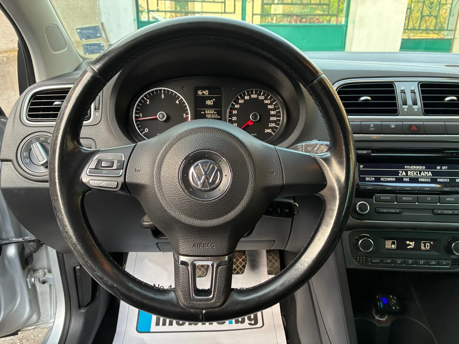 VW Polo 1.6 TDI 90 кс климатроник  - изображение 8