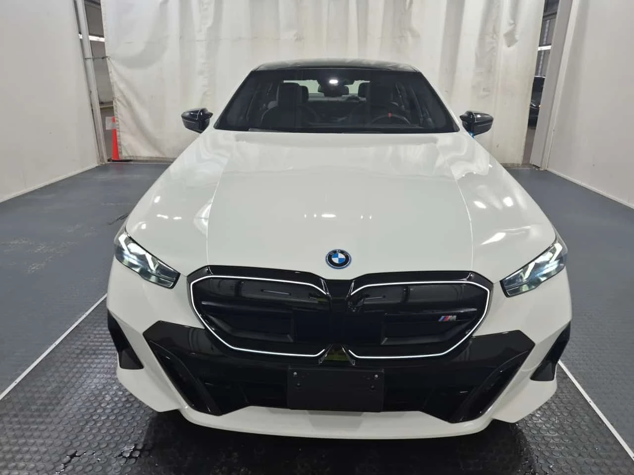 BMW i5 * M60 XDRIVE * CARFAX * БЕЗ ПЪРВОНАЧАЛНА ВНОСКА, снимка 7 - Автомобили и джипове - 53756206