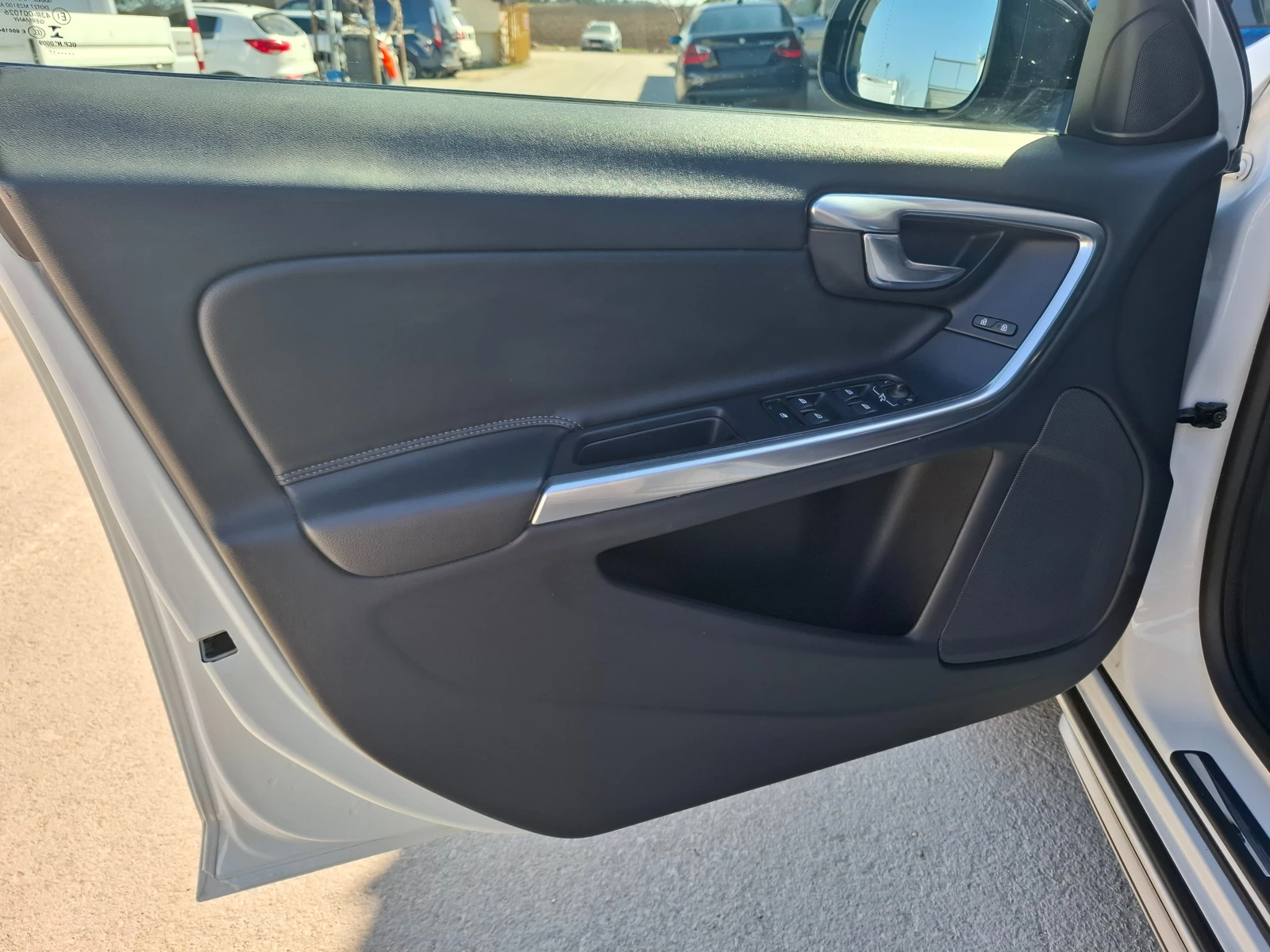 Volvo S60 2.0 Cross Country Navi Кожа, снимка 7 - Автомобили и джипове - 53761252