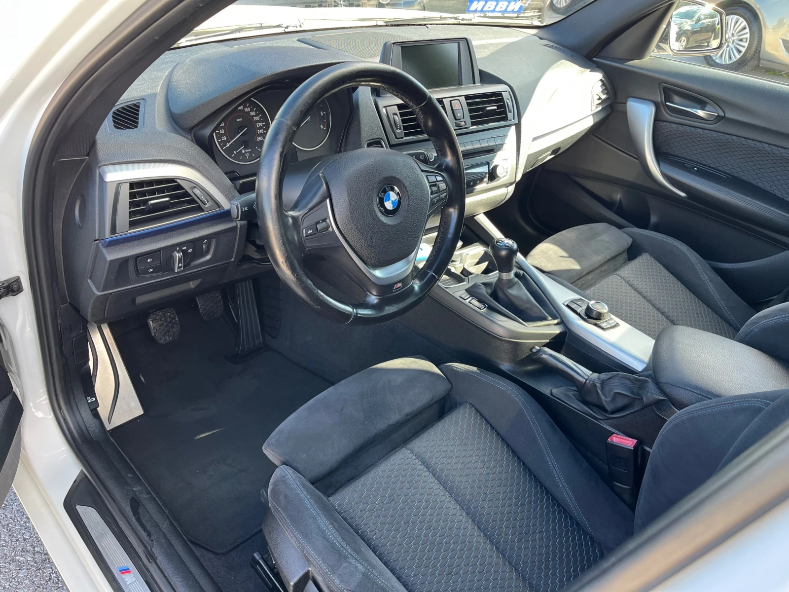 BMW 120 M Sport Package, снимка 5 - Автомобили и джипове - 54298071