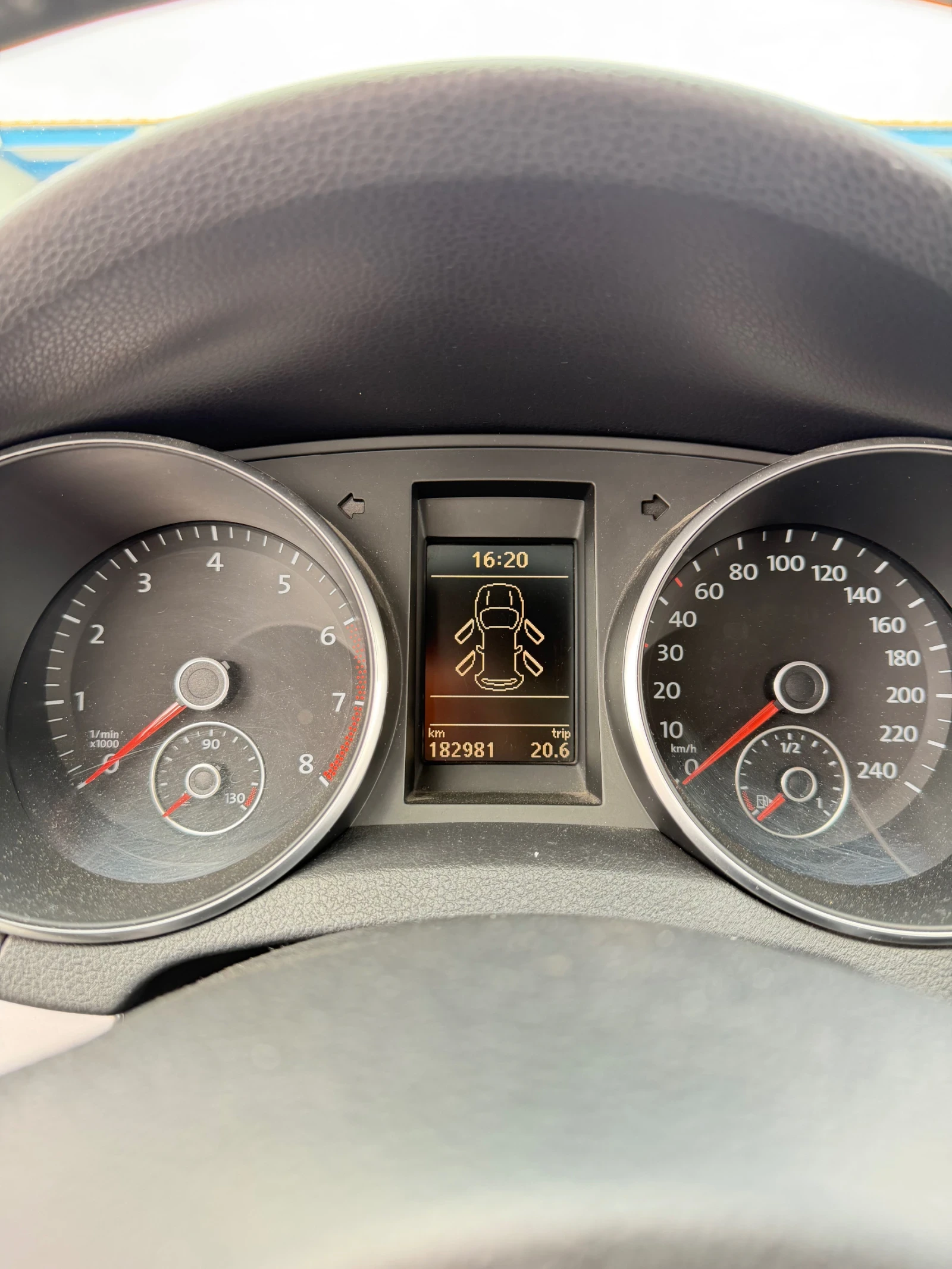 VW Golf Golf 1.4 TSI, снимка 8 - Автомобили и джипове - 54401057