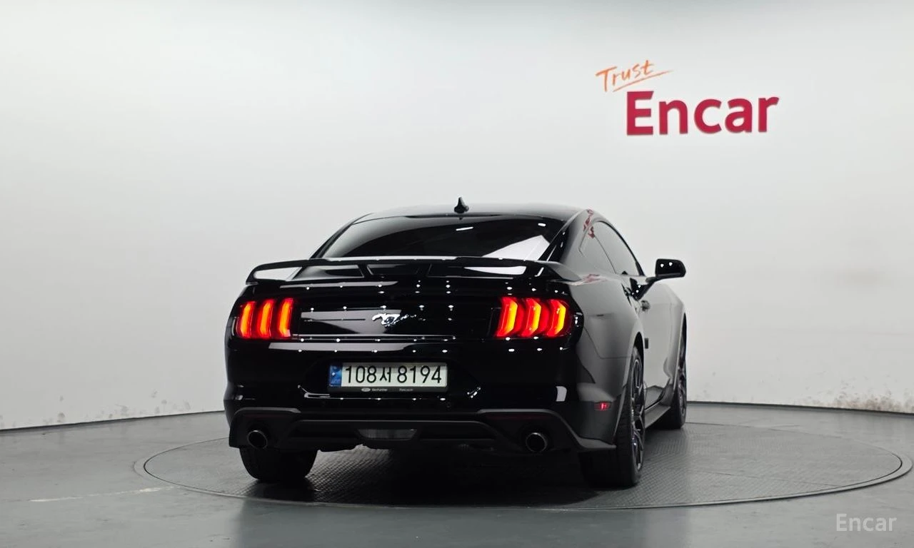 Ford Mustang ECOBOOST* КОЖА* ПОДГРЕВ* ОБДУХВАНЕ* , снимка 4 - Автомобили и джипове - 54555445