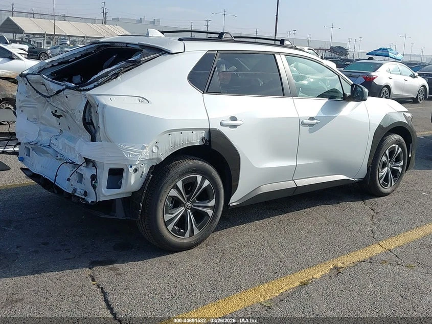 Toyota bZ4X Xle, снимка 4 - Автомобили и джипове - 54668751