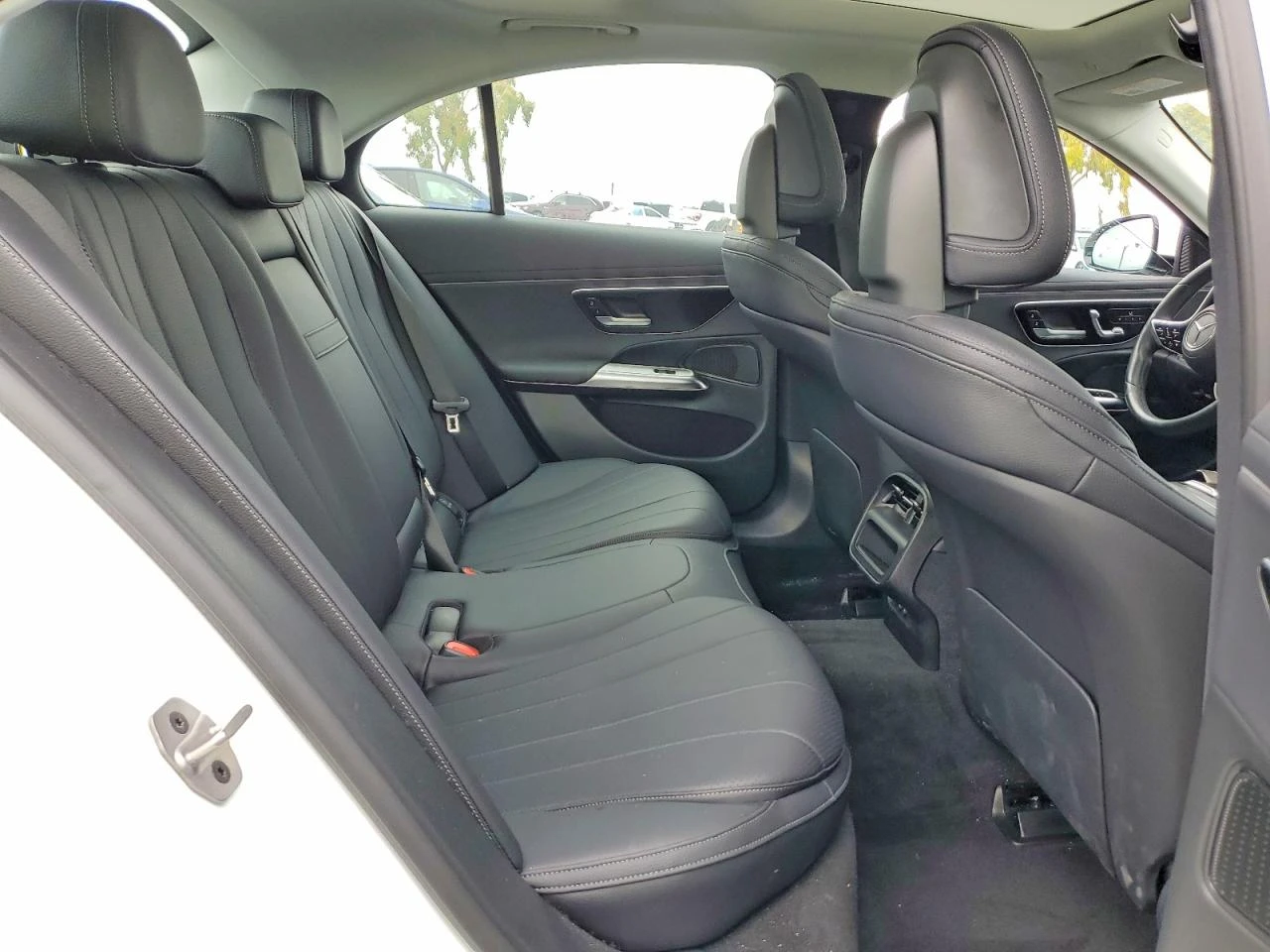 Mercedes-Benz E 350 2.0l 4Matic, снимка 10 - Автомобили и джипове - 54672949