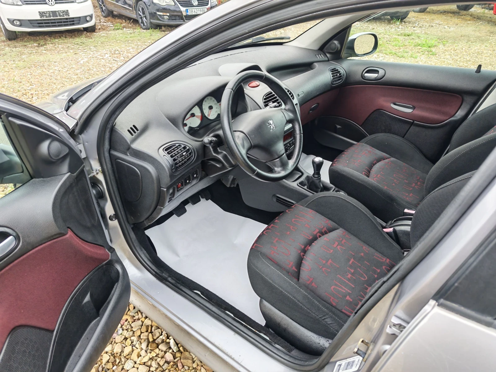 Peugeot 206 SW 1.6 HDI 110k. , снимка 8 - Автомобили и джипове - 54963032