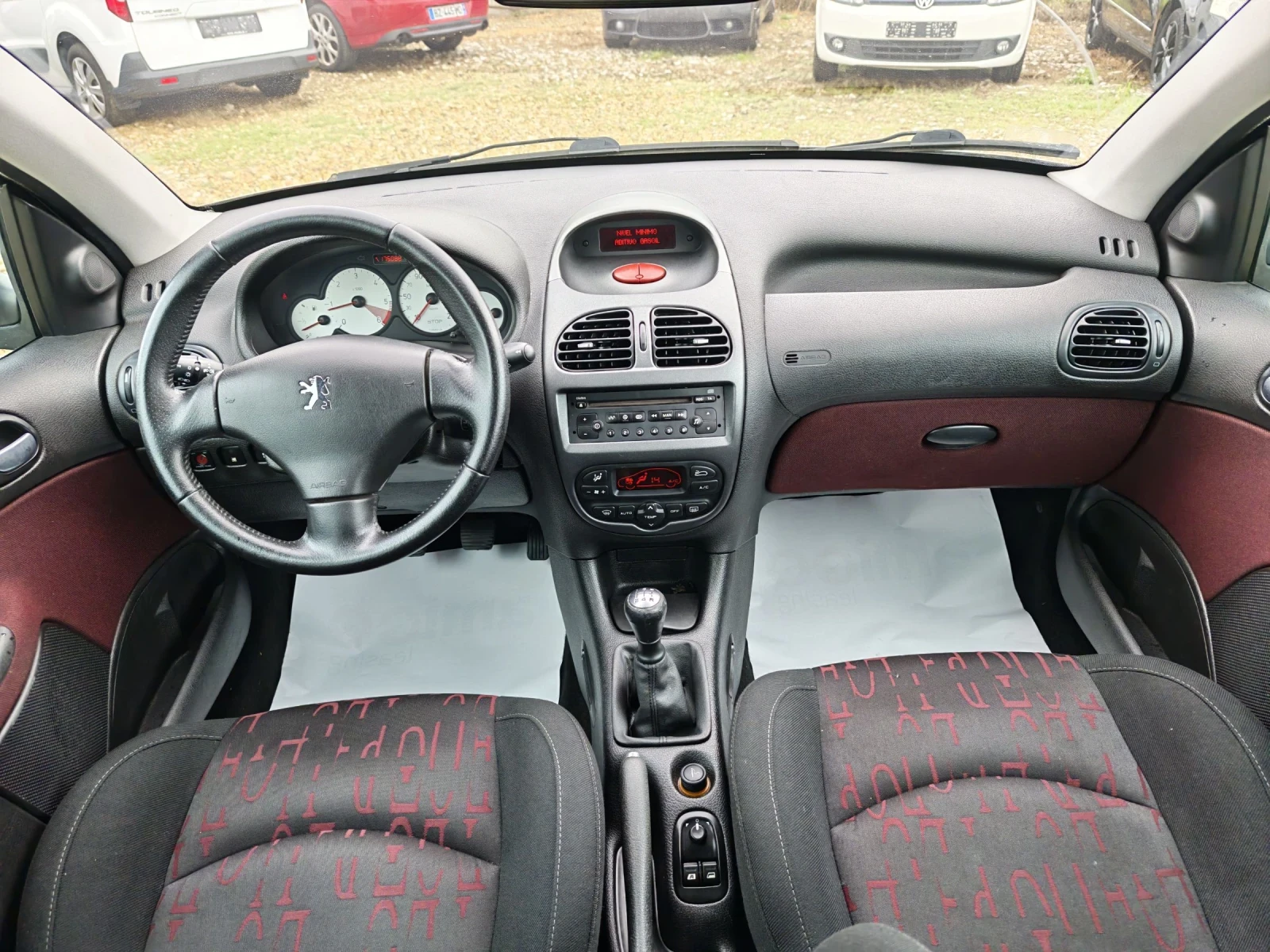 Peugeot 206 SW 1.6 HDI 110k. , снимка 12 - Автомобили и джипове - 54963032