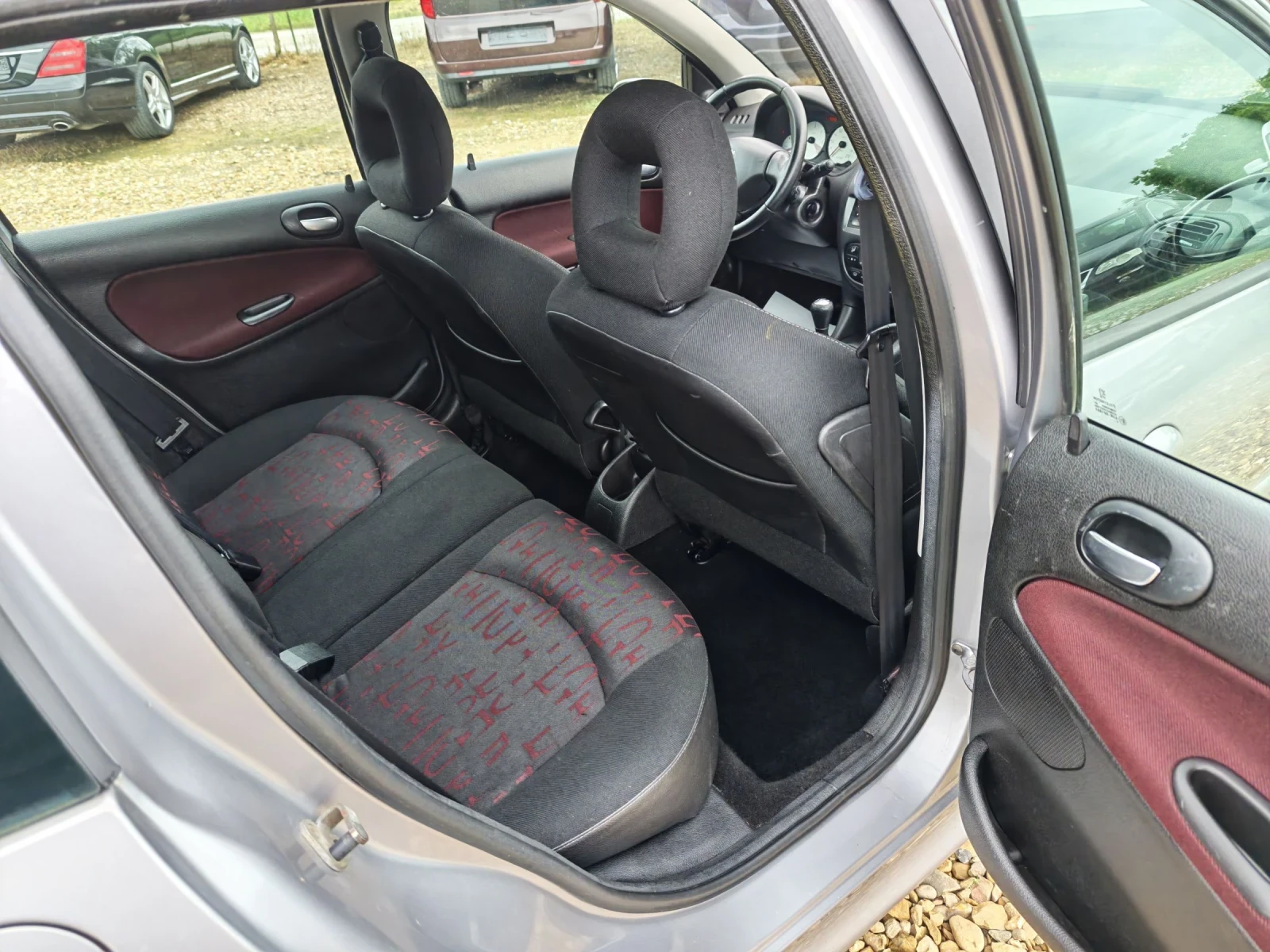 Peugeot 206 SW 1.6 HDI 110k. , снимка 15 - Автомобили и джипове - 54963032