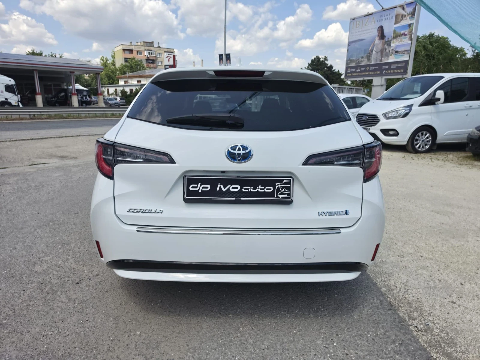 Toyota Corolla SW* HYBRID* ОТЛИЧЕН* 2бр. Налични* , снимка 8 - Автомобили и джипове - 55187553