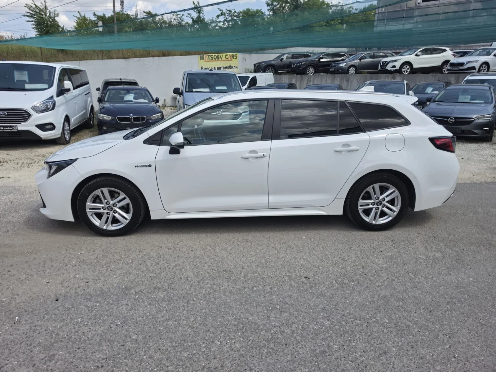 Toyota Corolla SW* HYBRID* ОТЛИЧЕН* 2бр. Налични* , снимка 2 - Автомобили и джипове - 55187553