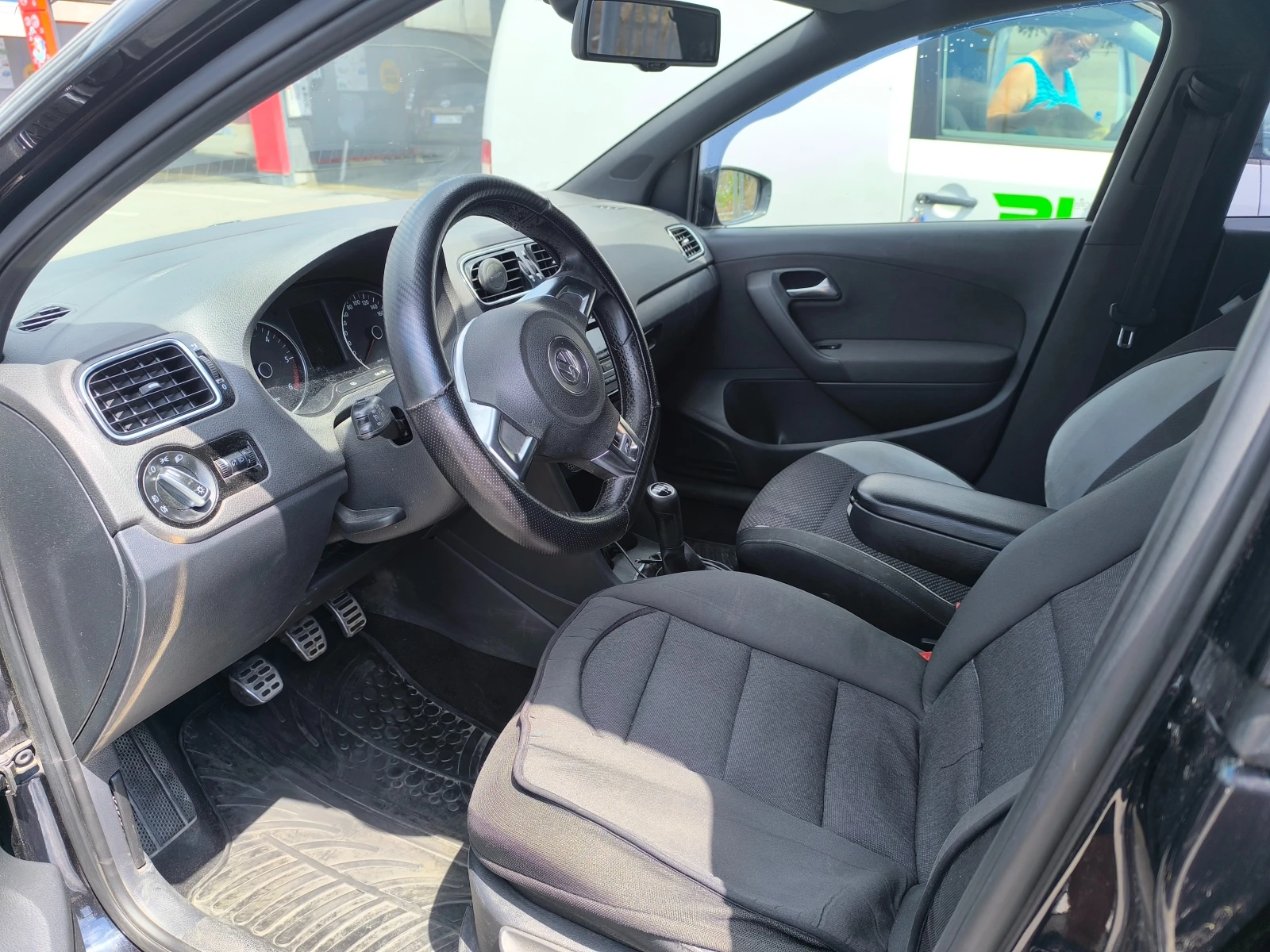 VW Polo R Line, снимка 8 - Автомобили и джипове - 55285250