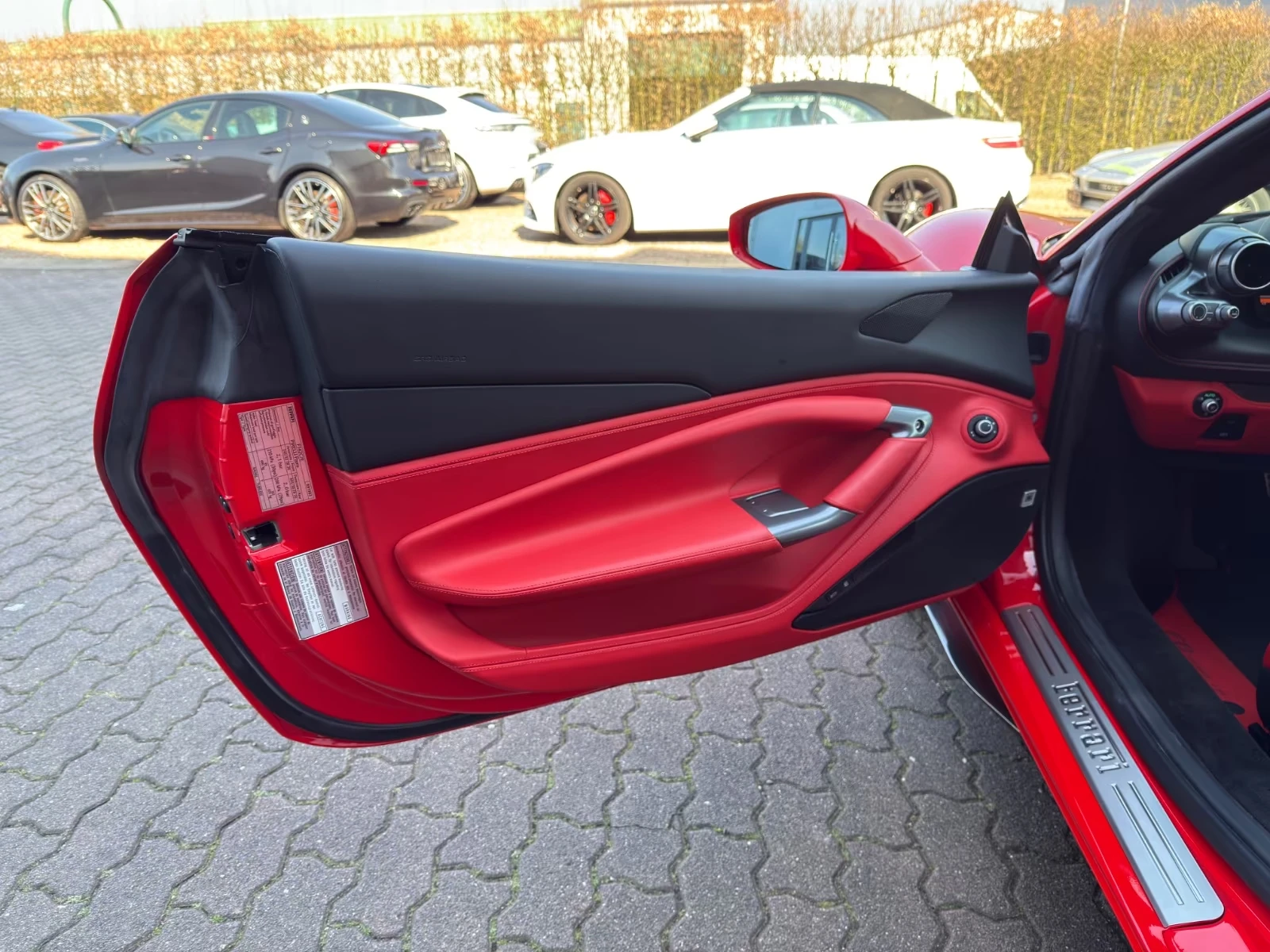 Ferrari F8 TRIBUTO / JBL / LIFT / CARBON / CAMERA / DISPLAY | Mobile.bg � ����������� 8