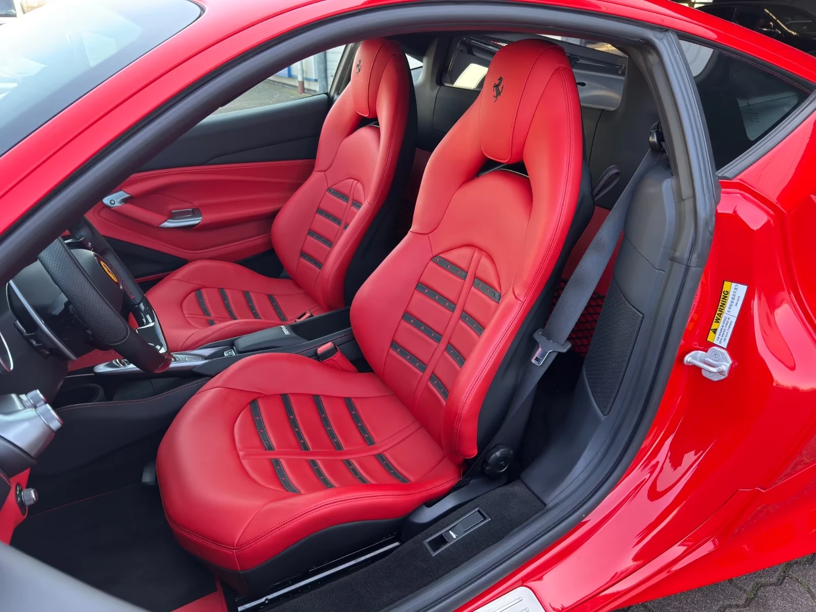 Ferrari F8 TRIBUTO / JBL / LIFT / CARBON / CAMERA / DISPLAY | Mobile.bg � ����������� 9