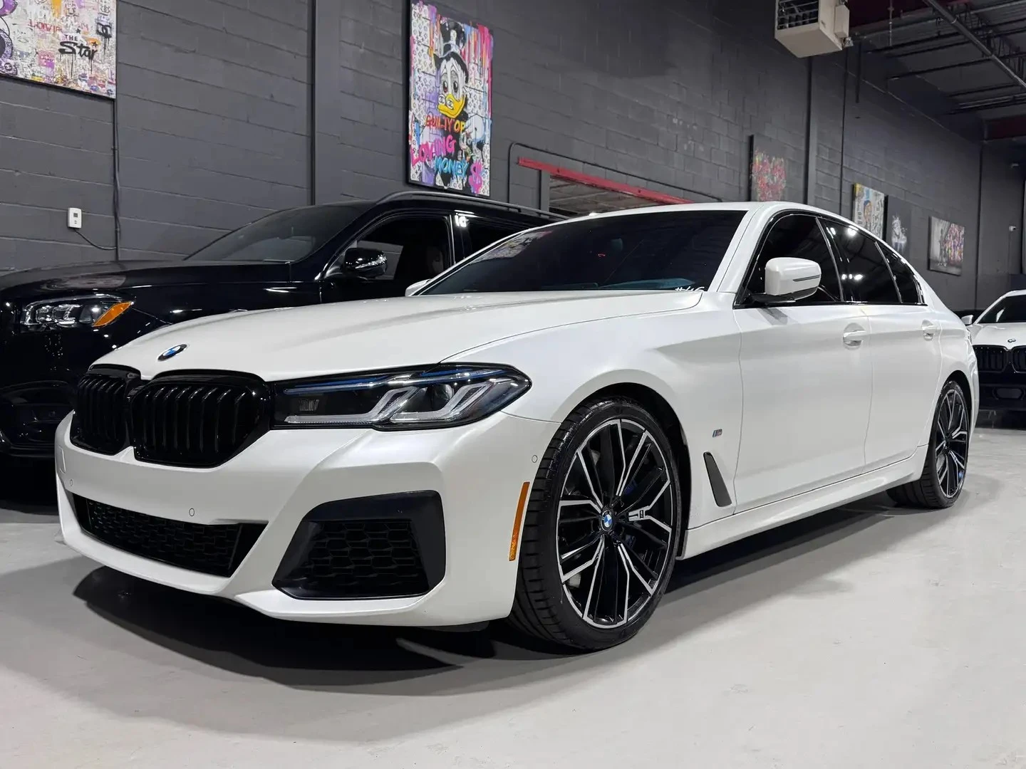 BMW 550 M xDrive ЦЕНА ДО БЪЛГАРИЯ АВТОКРЕДИТ, снимка 3 - Автомобили и джипове - 55528751