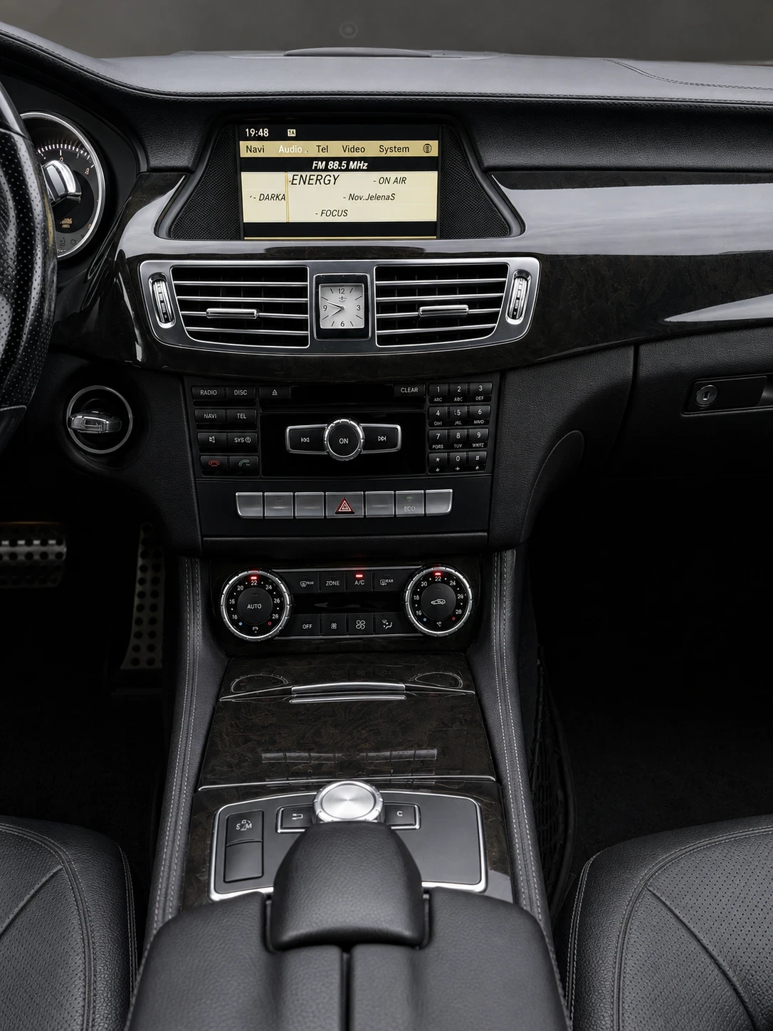 Mercedes-Benz CLS 350 AMG EDITION| 4-MATIC| FULL LED| СОБСТВЕН ЛИЗИНГ, снимка 10 - Автомобили и джипове - 55878075
