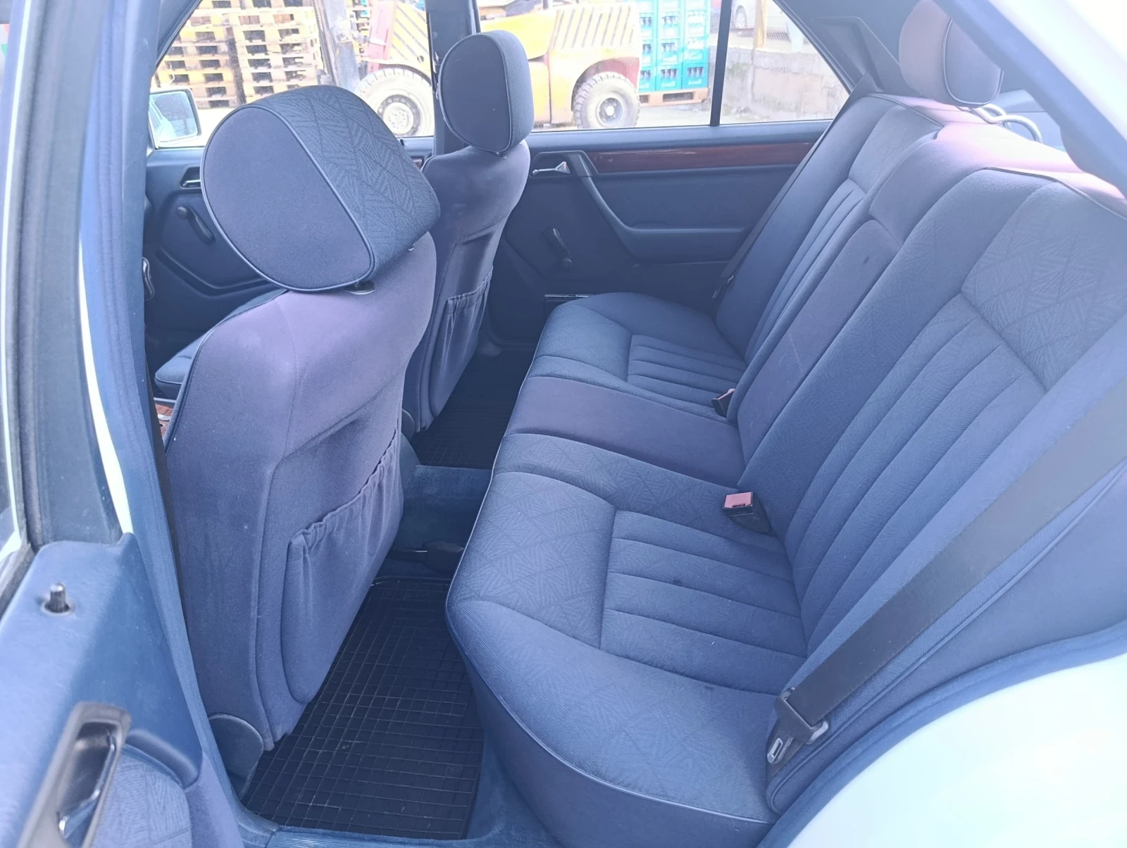 Mercedes-Benz E 200 Diesel , снимка 15 - Автомобили и джипове - 55921970
