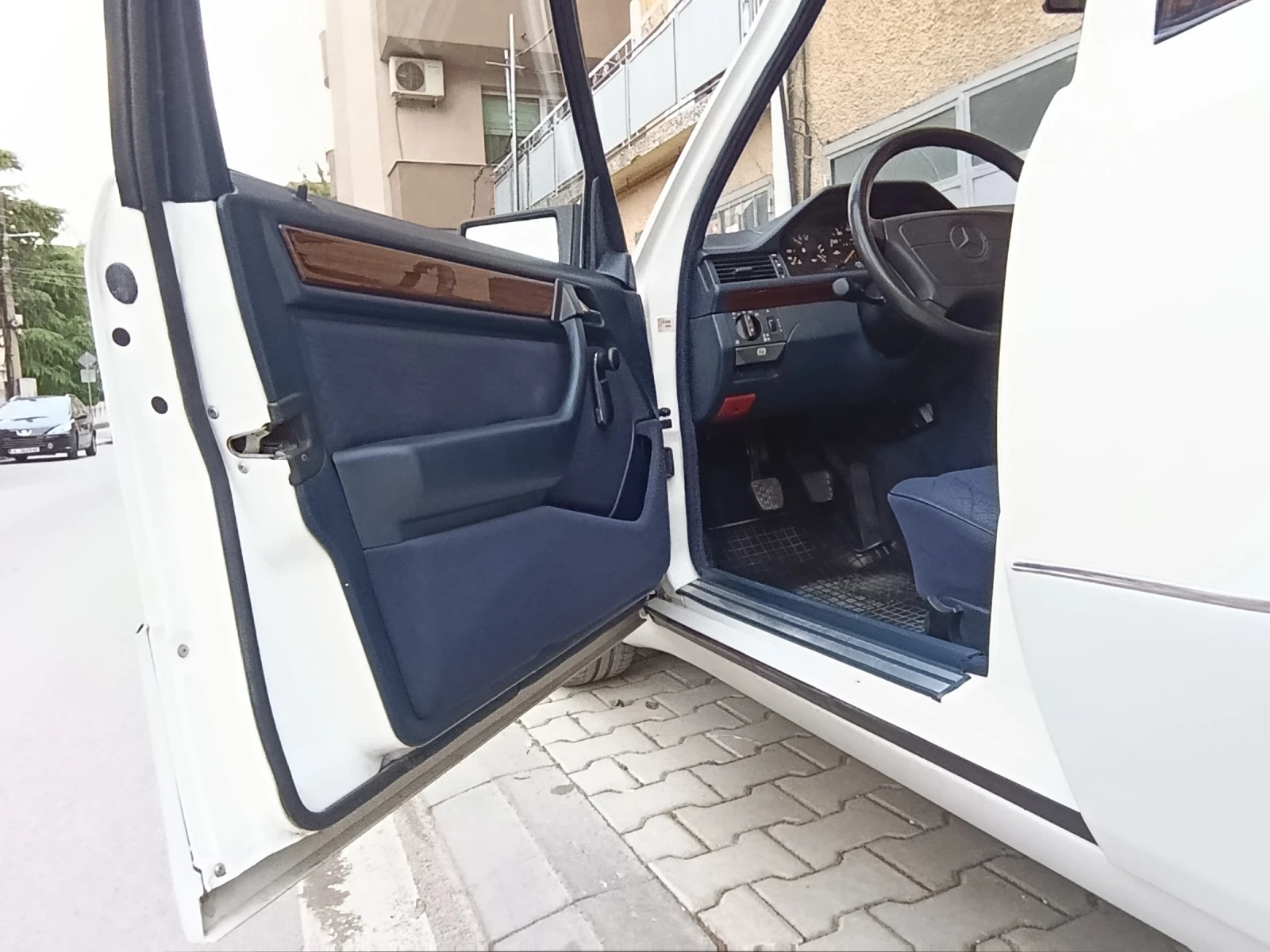 Mercedes-Benz E 200 Diesel , снимка 3 - Автомобили и джипове - 55921970