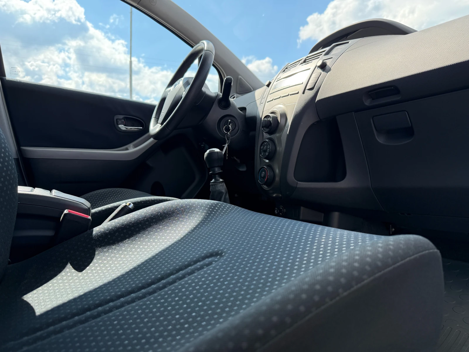 Toyota Yaris 1.33 Dual VVT-i Sol, снимка 10 - Автомобили и джипове - 56245219