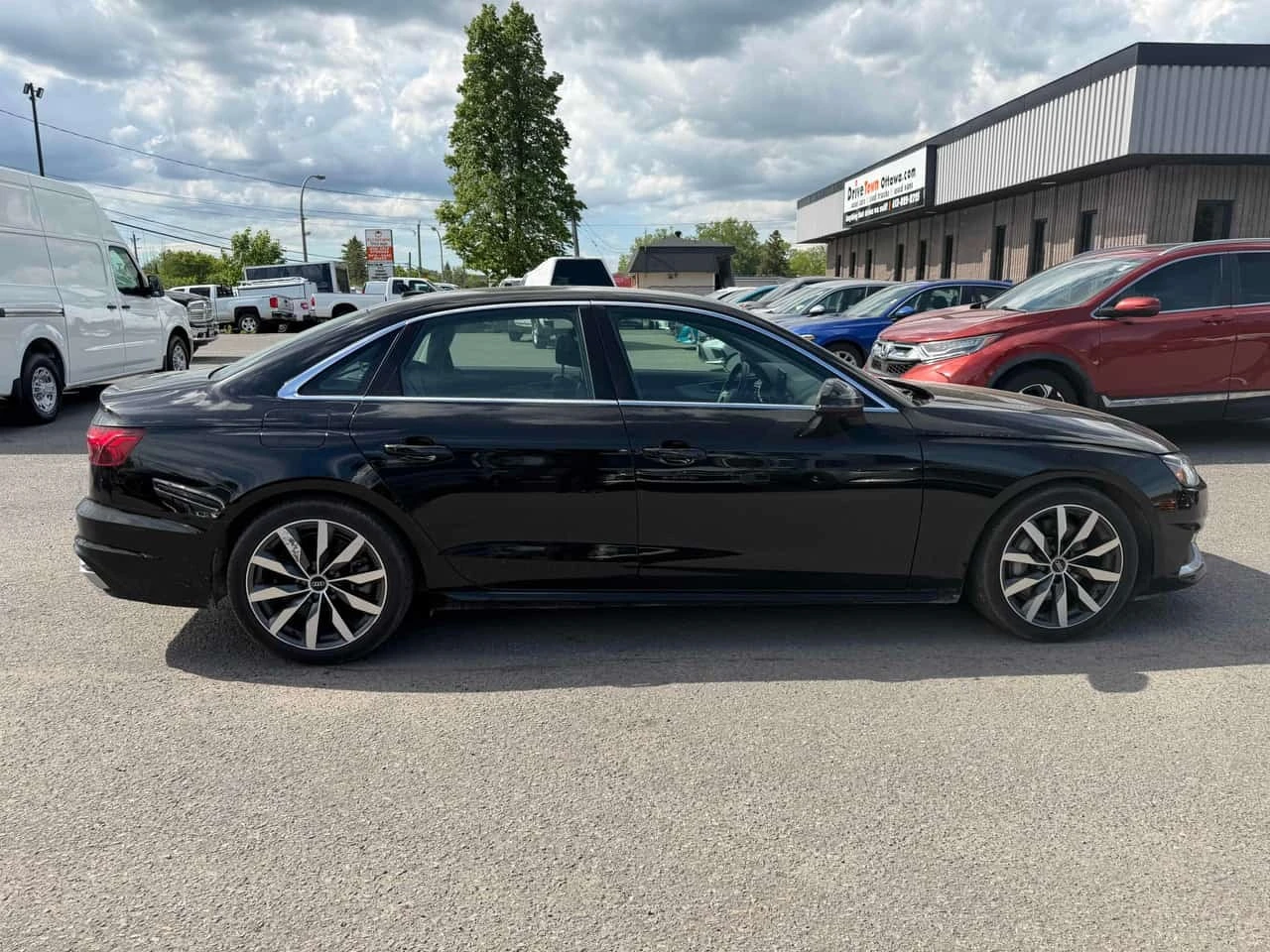 Audi A4 * Komfort * CARFAX * БЕЗ ПЪРВОНАЧАЛНА ВНОСКА, снимка 3 - Автомобили и джипове - 56262399