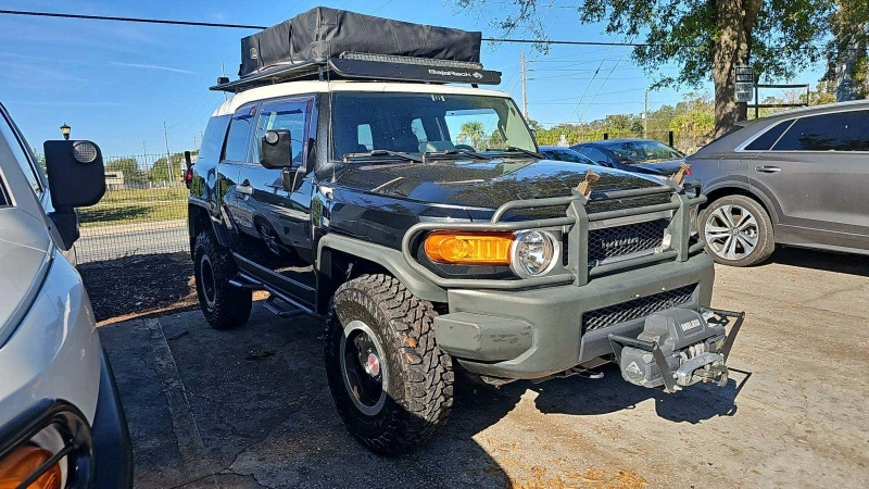 Toyota Fj cruiser Крайна цена 40000лв до София, снимка 2 - Автомобили и джипове - 48553134