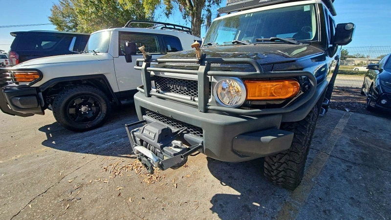 Toyota Fj cruiser Крайна цена 40000лв до София, снимка 3 - Автомобили и джипове - 48553134