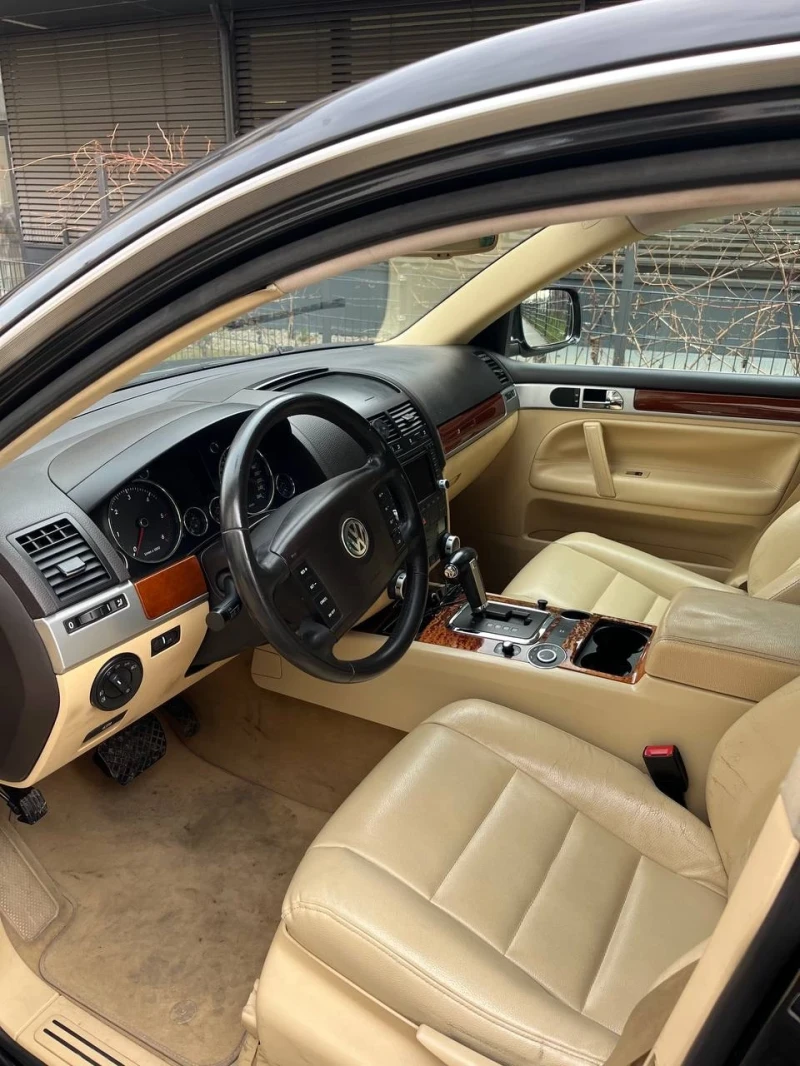 VW Touareg, снимка 9 - Автомобили и джипове - 49005779