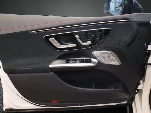 Mercedes-Benz EQE 350 4Matic = AMG Line = Premium Гаранция - изображение 6